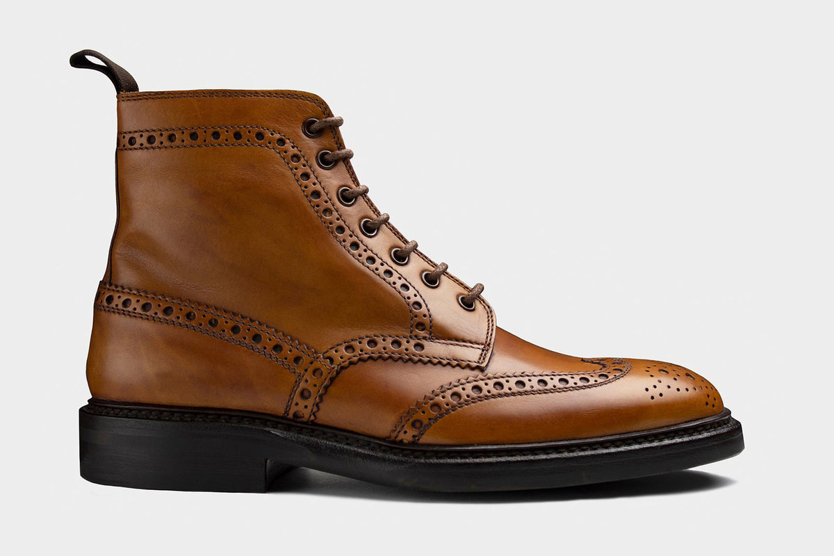 Bondeno Bono bespoke wingtip brogue boot in hand-painted tan calfskin, side profile
