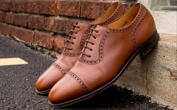 Elevating Style and Craft: The Essence of Men's Bespoke Dress Shoes