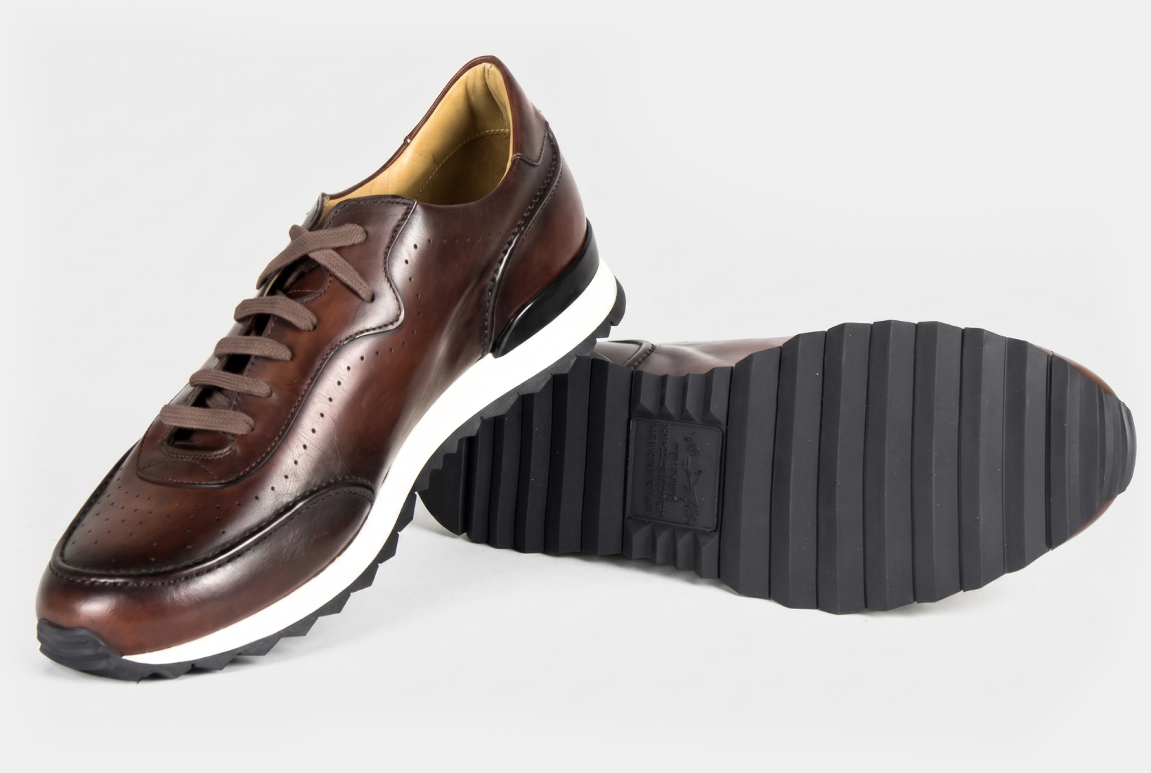 Bondeno bespoke sneakers in brown color 2 angles