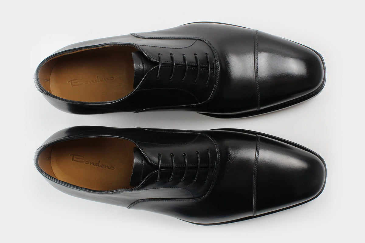 Bondeno Mauro bespoke cap-toe Oxford in black calfskin, pair seen from above